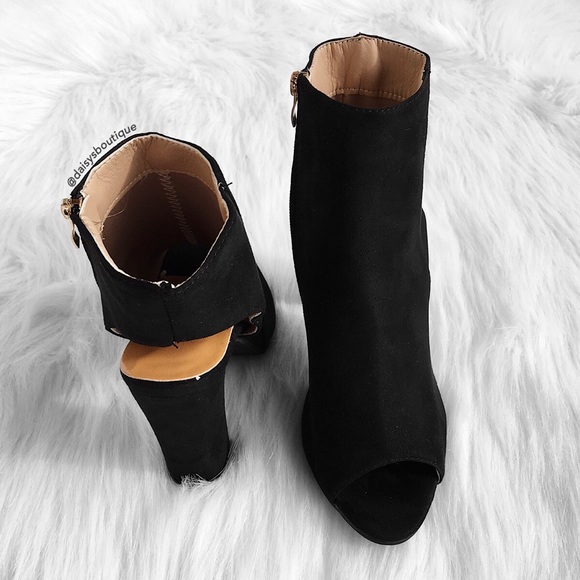 ❤️LAST CHANCE❤️ Black peep chunky heel ankle boots - Picture 3 of 5